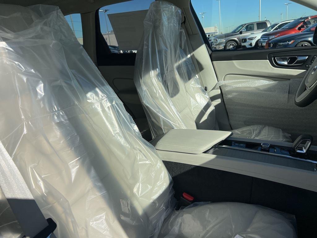 new 2025 Volvo XC60 car, priced at $54,585