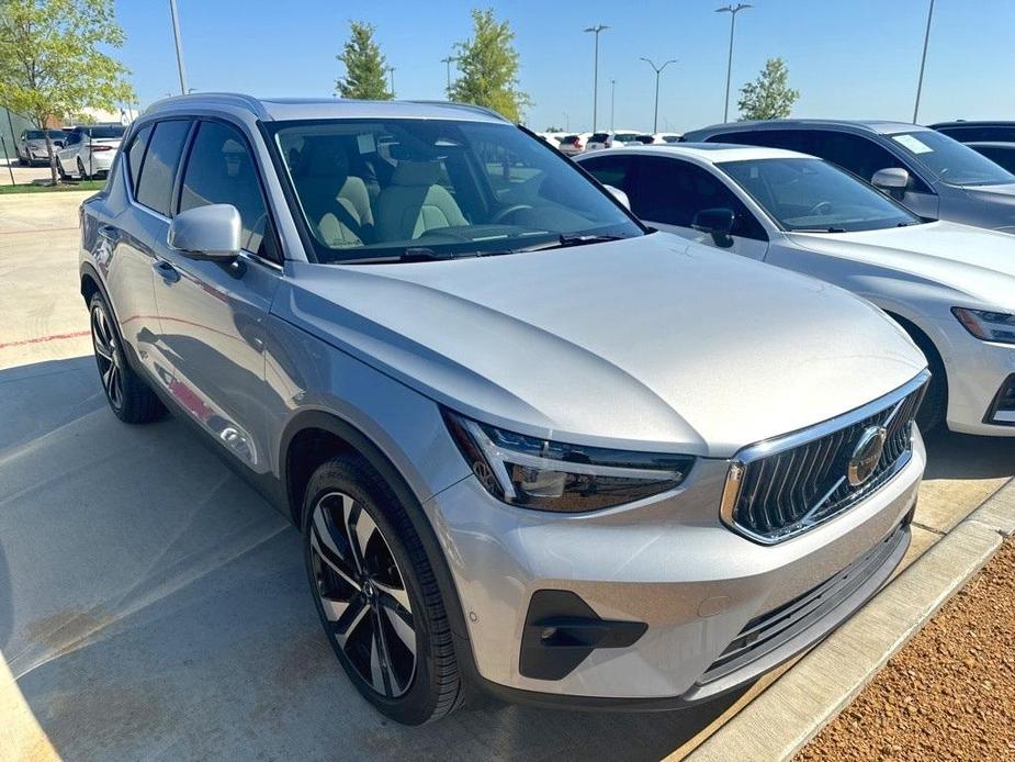 new 2024 Volvo XC40 car, priced at $44,000