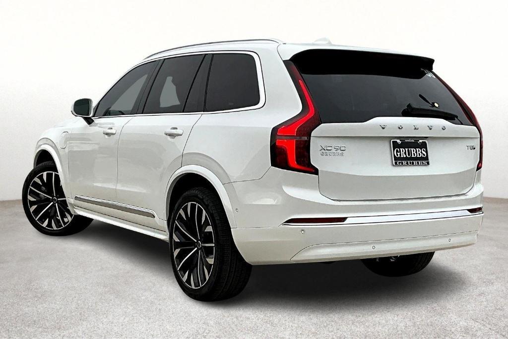 new 2025 Volvo XC90 Plug-In Hybrid car