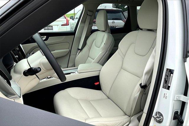 new 2025 Volvo XC60 car, priced at $49,500