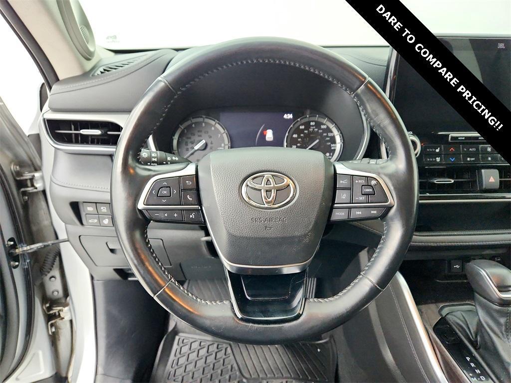 used 2021 Toyota Highlander car, priced at $37,500