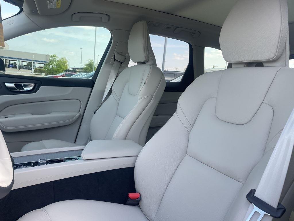 new 2025 Volvo XC60 car, priced at $55,385