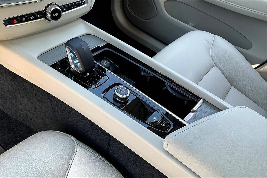 new 2026 Volvo XC60 car, priced at $57,985