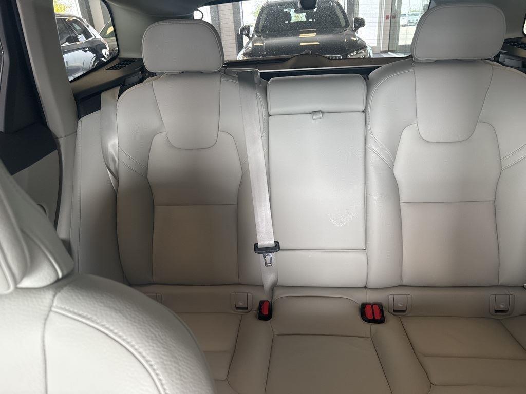 new 2025 Volvo XC60 car, priced at $46,470