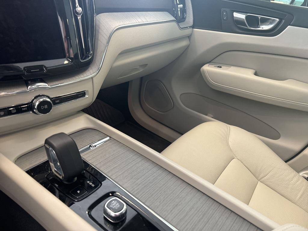 new 2025 Volvo XC60 car, priced at $46,470