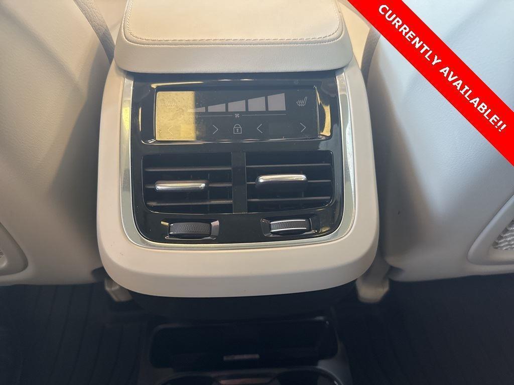 new 2025 Volvo XC90 car, priced at $71,475