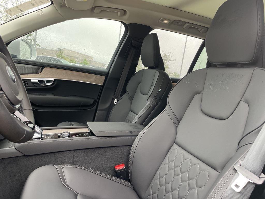 new 2025 Volvo XC90 car, priced at $69,155