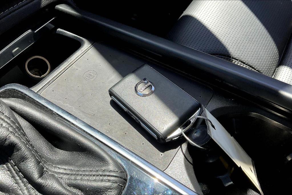 used 2022 Volvo XC90 car, priced at $44,500