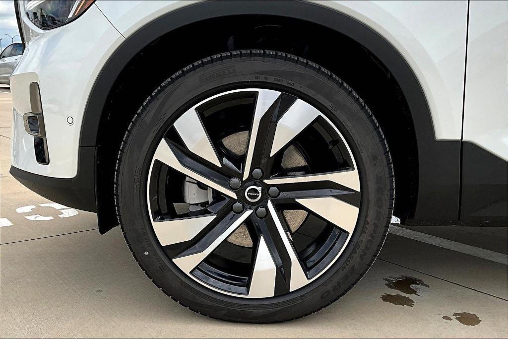 new 2025 Volvo XC40 car
