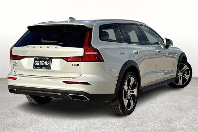 used 2020 Volvo V60 Cross Country car, priced at $31,500