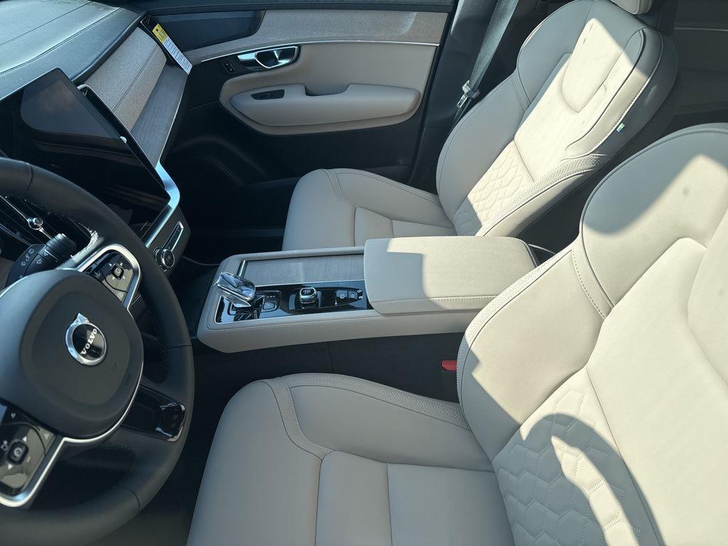 new 2025 Volvo XC90 car