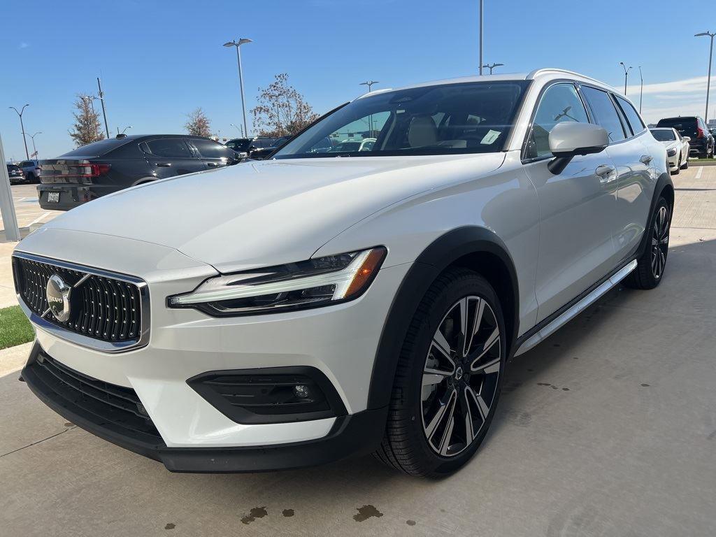 new 2025 Volvo V60 Cross Country car, priced at $51,775