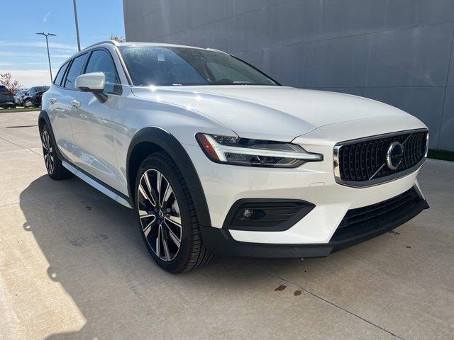 new 2025 Volvo V60 Cross Country car, priced at $57,775