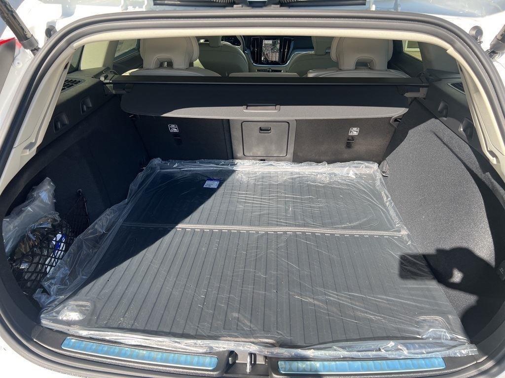 new 2025 Volvo V60 Cross Country car, priced at $51,775