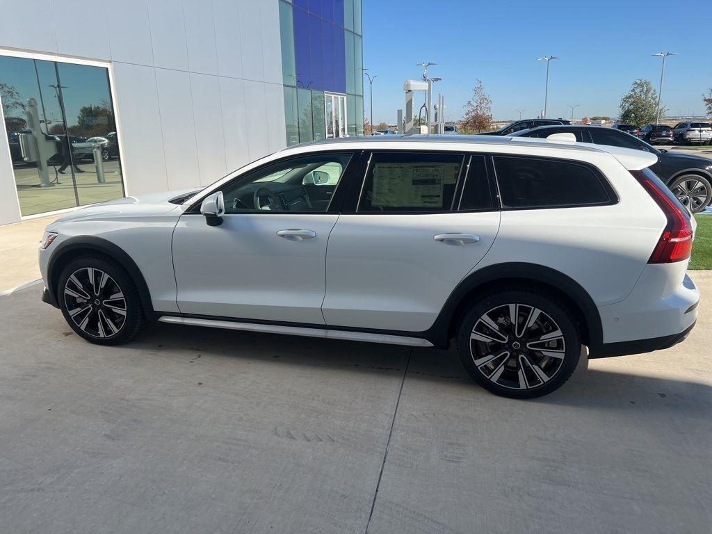 new 2025 Volvo V60 Cross Country car, priced at $51,775