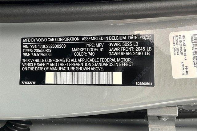new 2025 Volvo XC40 car, priced at $48,565