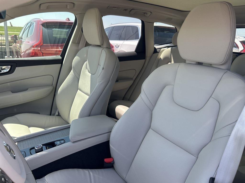 new 2025 Volvo XC60 Plug-In Hybrid car, priced at $51,920