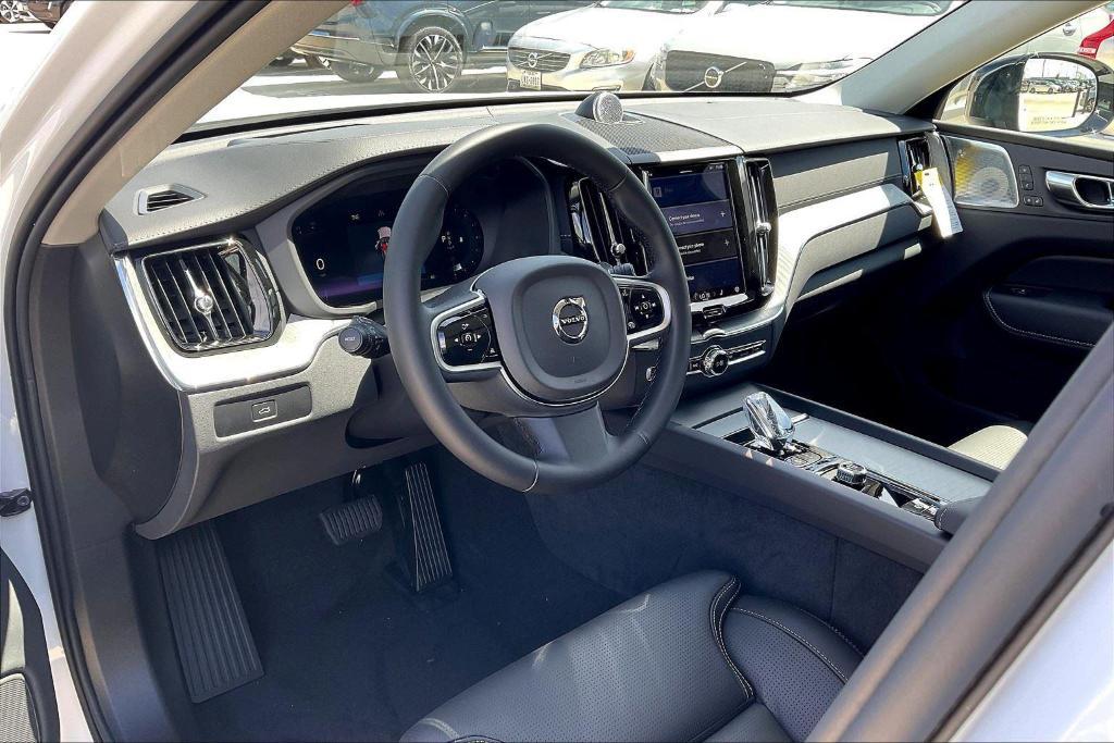 new 2025 Volvo XC60 car