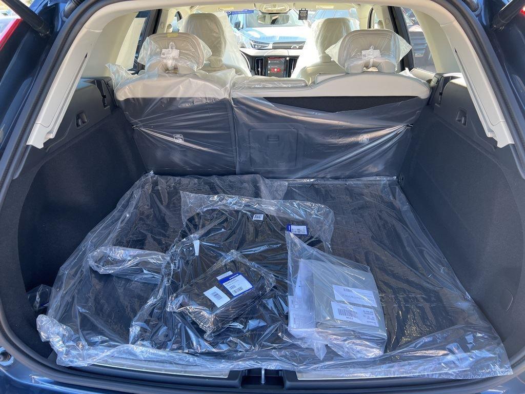 new 2025 Volvo XC60 car, priced at $54,585