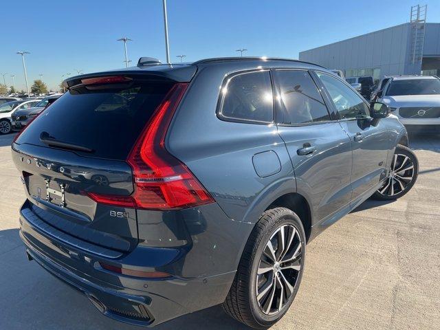 new 2025 Volvo XC60 car