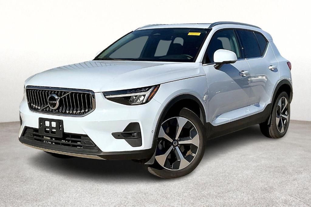 used 2025 Volvo XC40 car, priced at $38,995