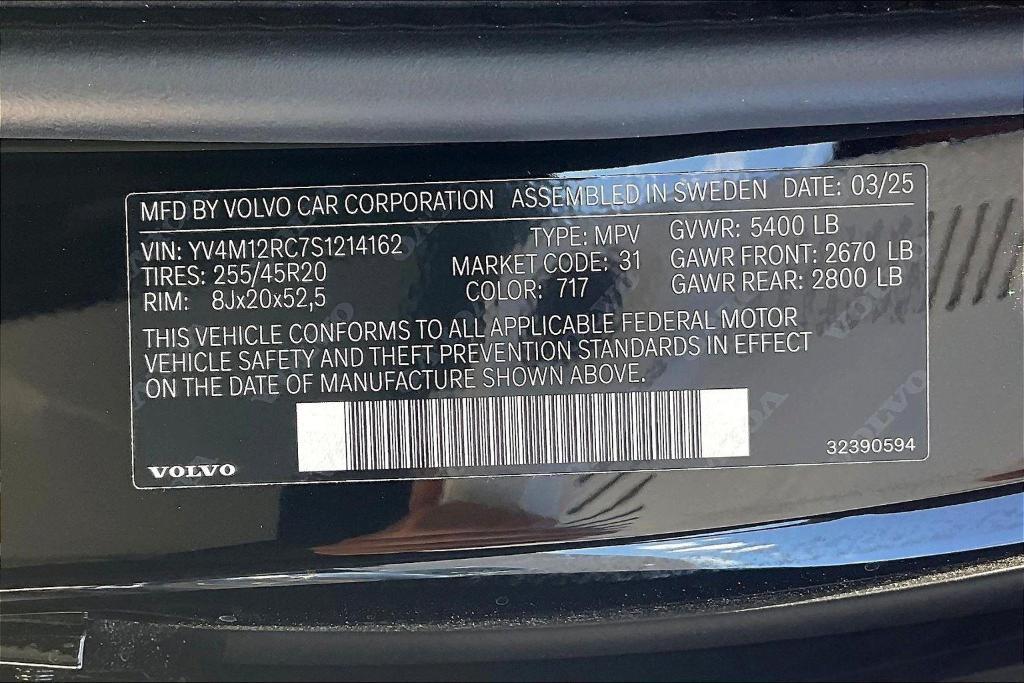 new 2025 Volvo XC60 car, priced at $55,360