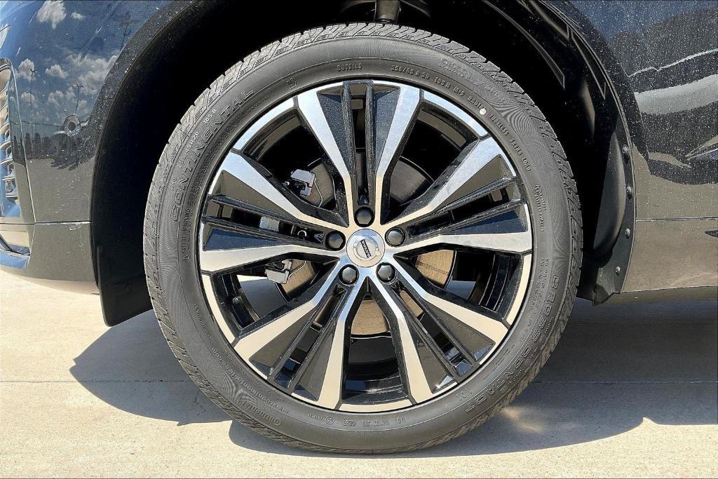 new 2025 Volvo XC60 car, priced at $55,360