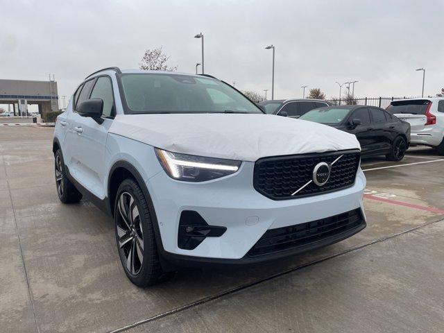 new 2025 Volvo XC40 car, priced at $49,790