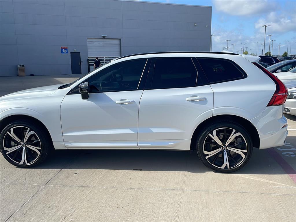 used 2022 Volvo XC60 car, priced at $40,000