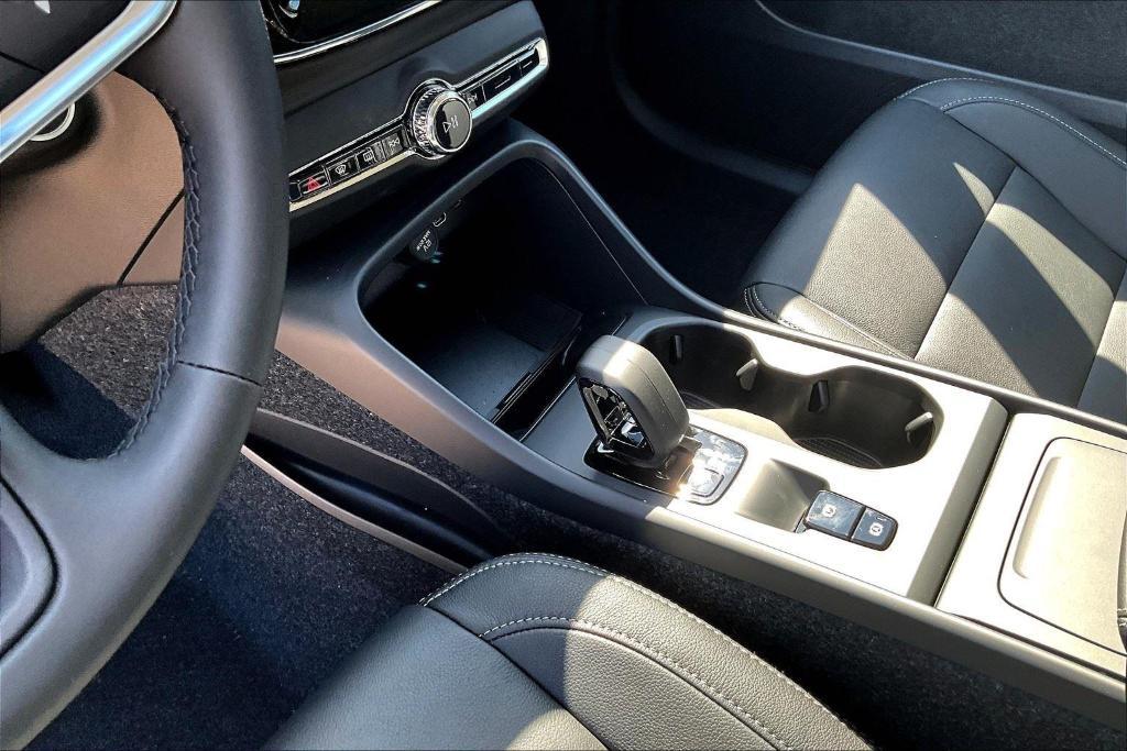 new 2026 Volvo XC40 car, priced at $40,345