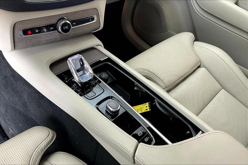 used 2024 Volvo XC90 Recharge Plug-In Hybrid car, priced at $58,000