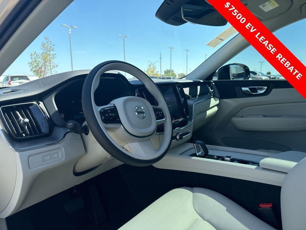 new 2025 Volvo XC60 Plug-In Hybrid car
