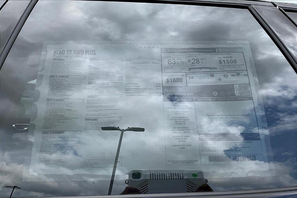 new 2025 Volvo XC60 Plug-In Hybrid car
