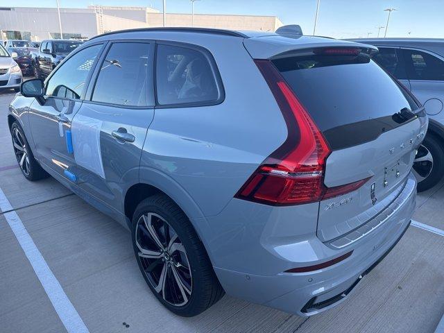 new 2025 Volvo XC60 car, priced at $62,020