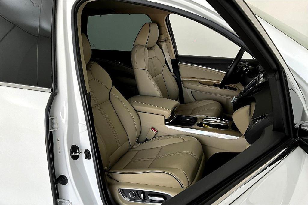 used 2020 Acura MDX car, priced at $31,900