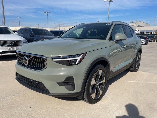 new 2025 Volvo XC40 car, priced at $46,315