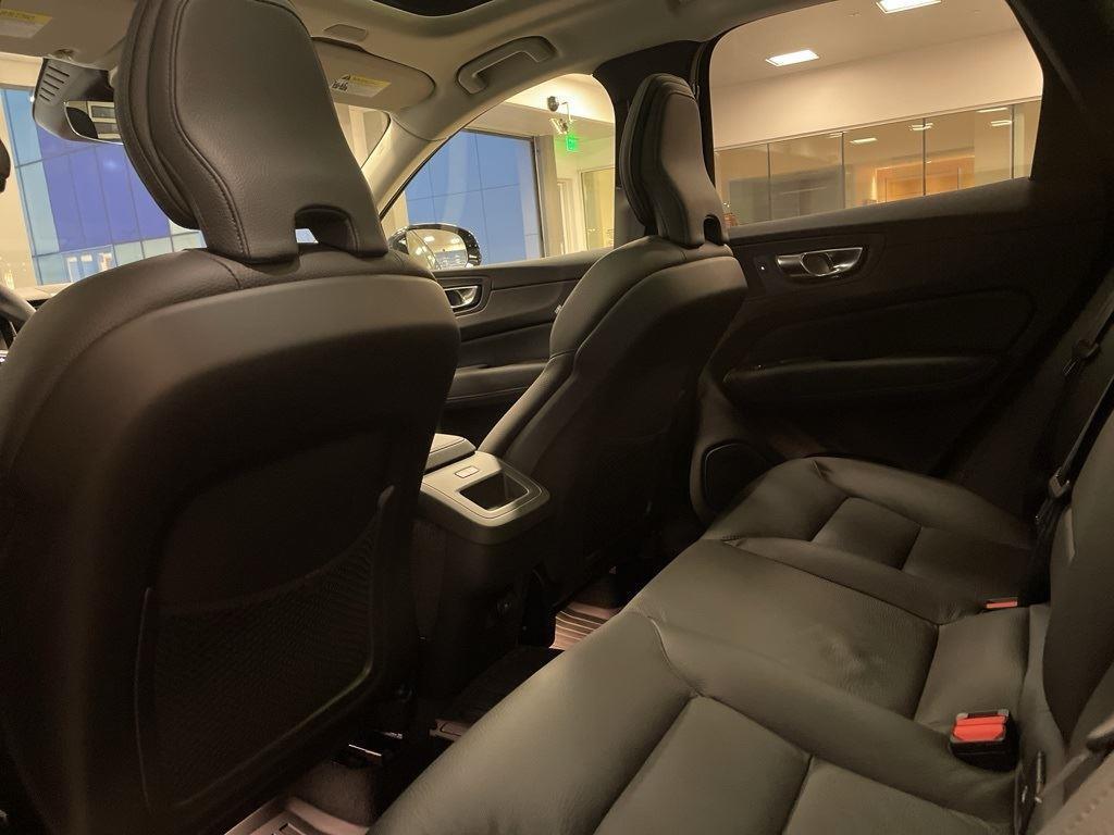 new 2025 Volvo XC60 car, priced at $55,335