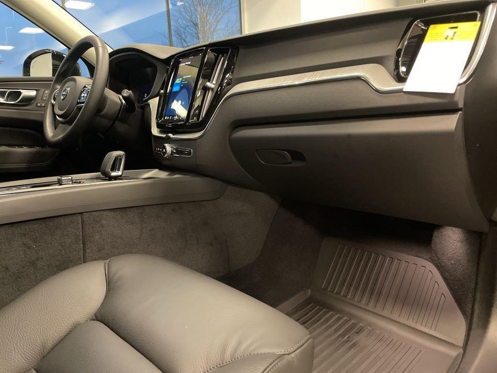new 2025 Volvo XC60 car, priced at $55,335
