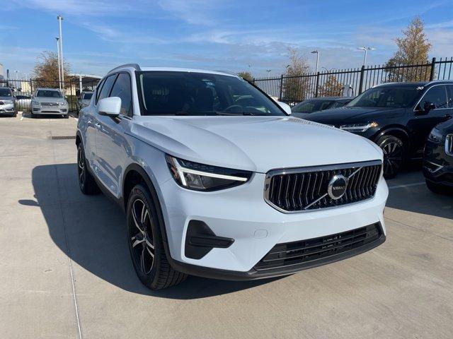 new 2025 Volvo XC40 car, priced at $43,124