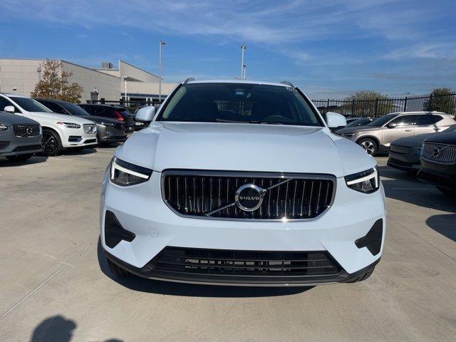 new 2025 Volvo XC40 car, priced at $43,124