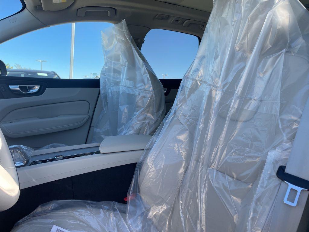new 2025 Volvo XC60 car, priced at $52,995