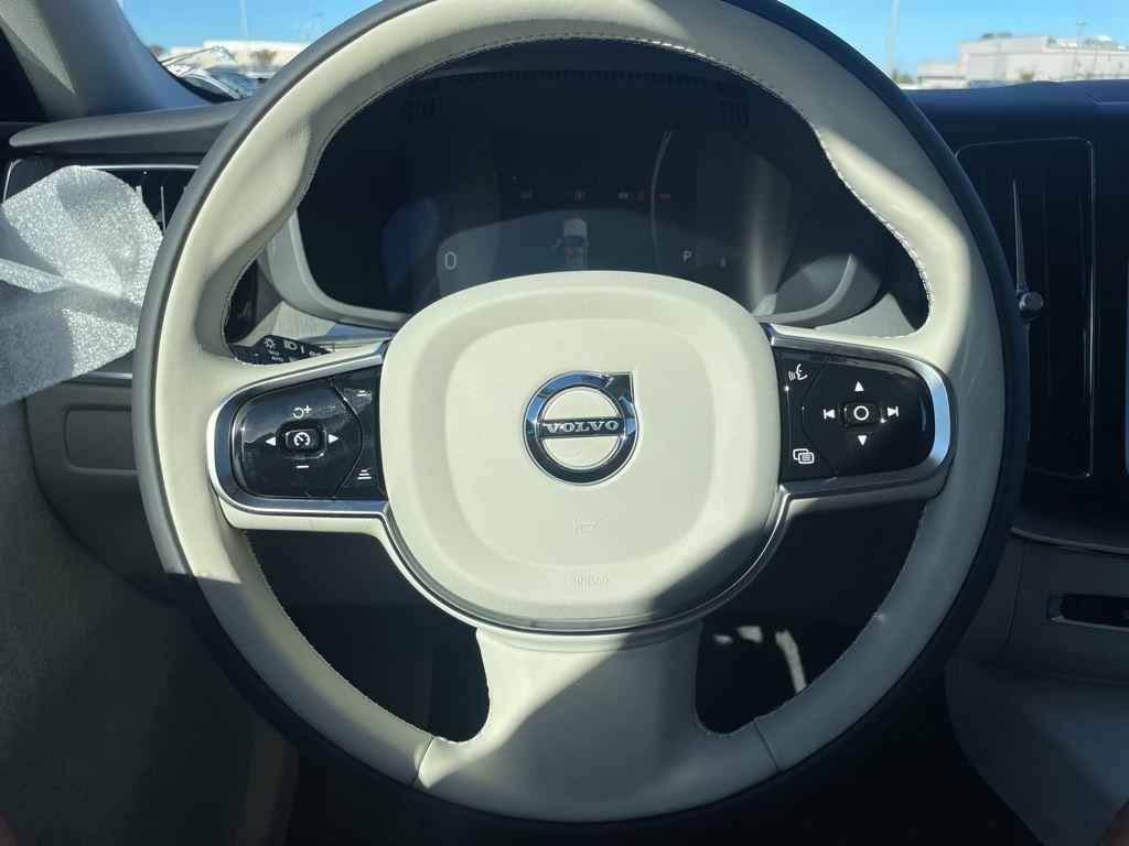 new 2025 Volvo XC60 car, priced at $44,335