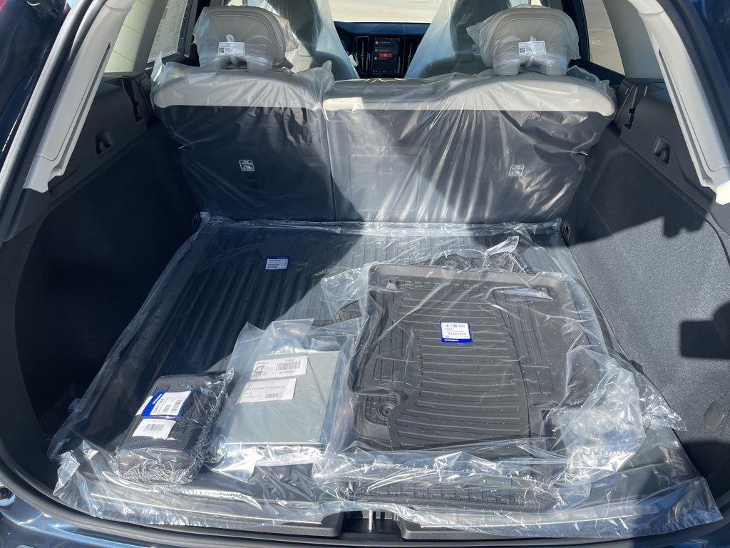 new 2025 Volvo XC60 car, priced at $44,335