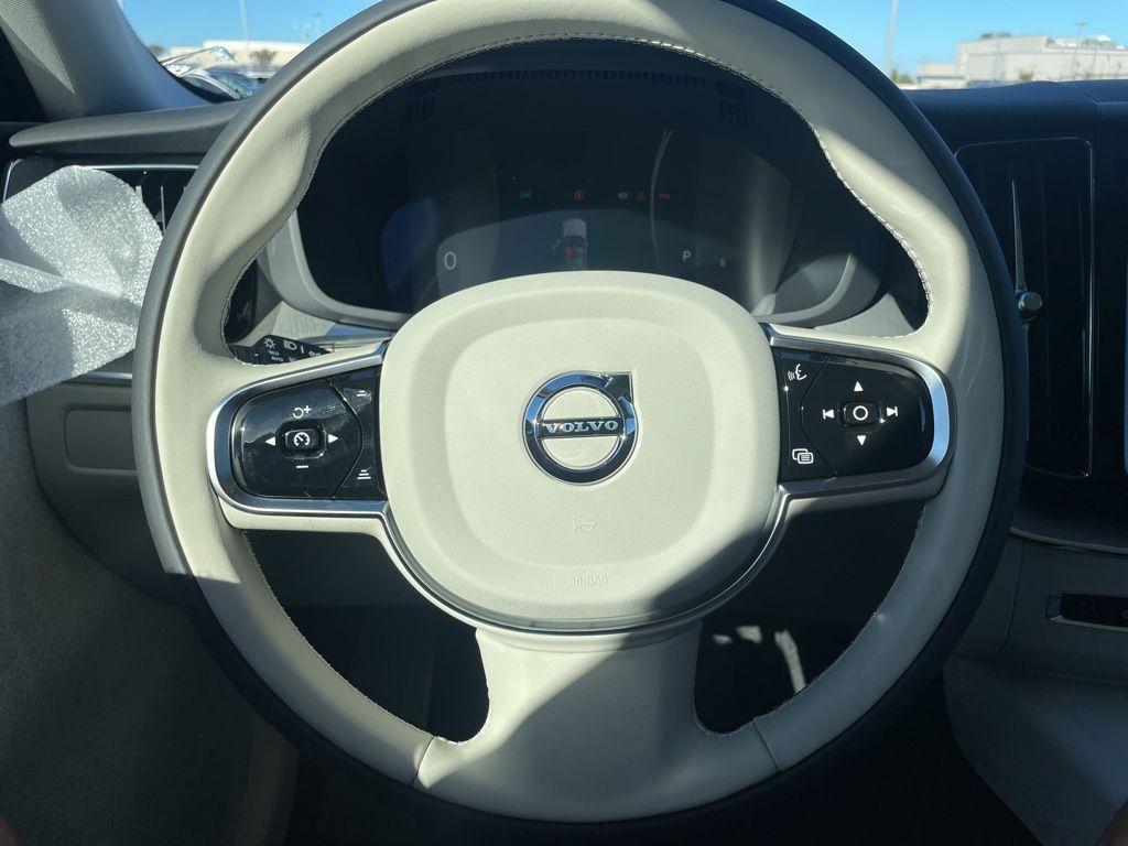 new 2025 Volvo XC60 car, priced at $52,995