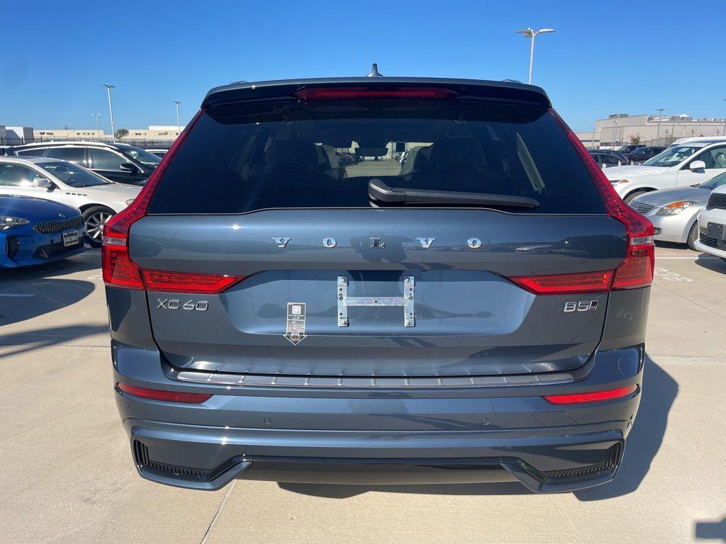 new 2025 Volvo XC60 car, priced at $52,995