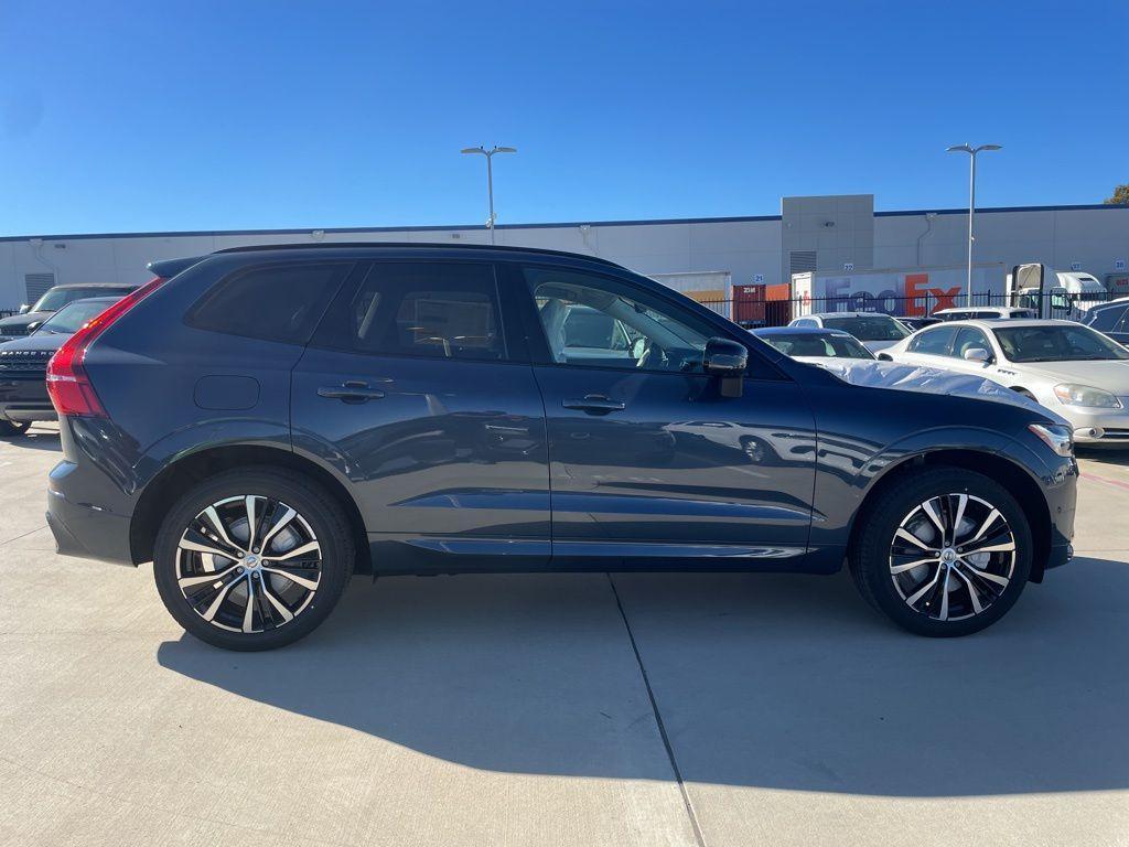 new 2025 Volvo XC60 car, priced at $52,995