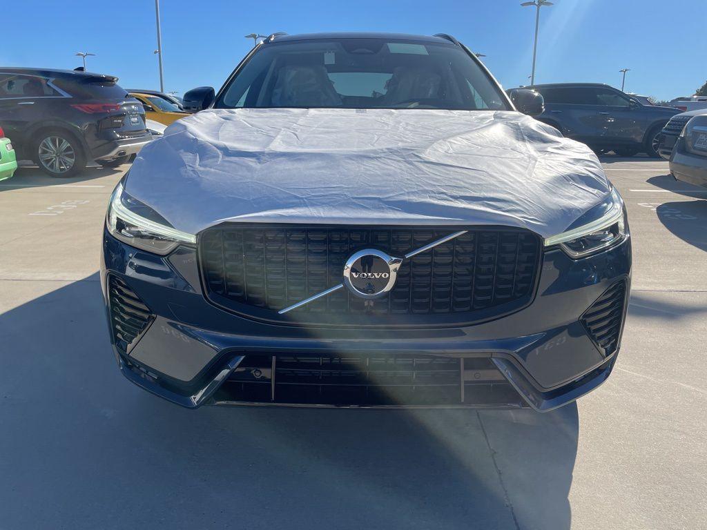 new 2025 Volvo XC60 car, priced at $52,995
