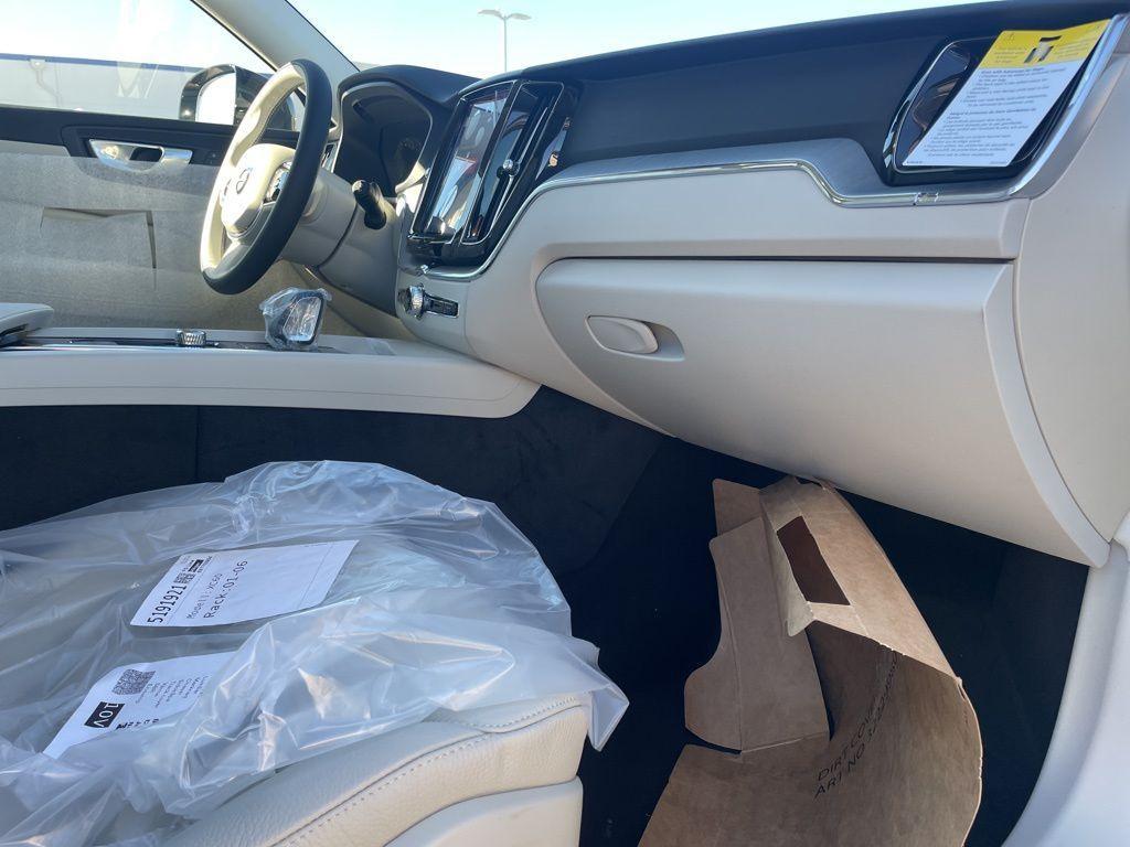new 2025 Volvo XC60 car, priced at $52,995