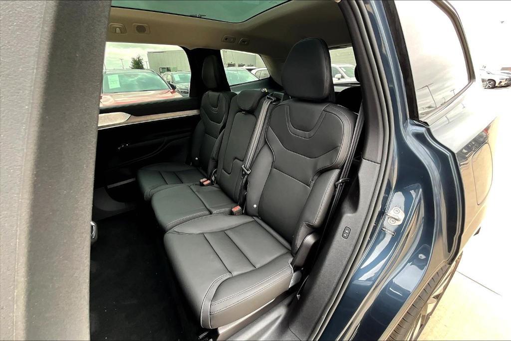 new 2025 Volvo EX90 car, priced at $98,545