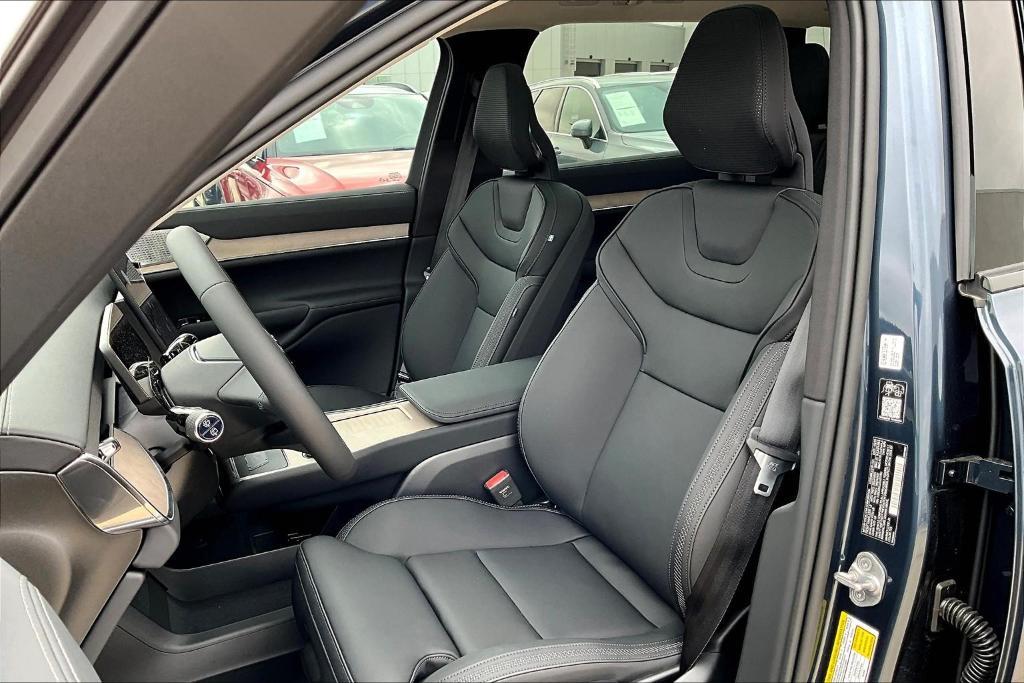 new 2025 Volvo EX90 car, priced at $98,545
